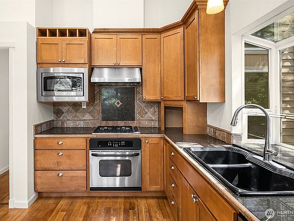 5th image of 14236 95th Avenue NE