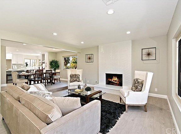 4th image of 294 W Monterrey Dr