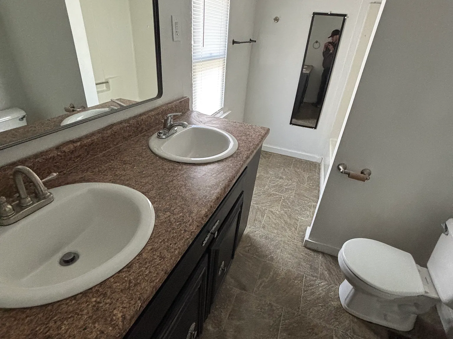3 bed, $950 — Photo 2