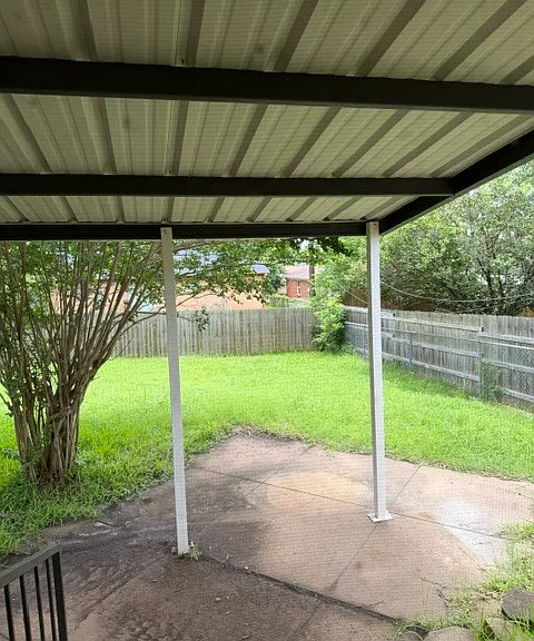1402 Hillcrest Dr — Photo 7