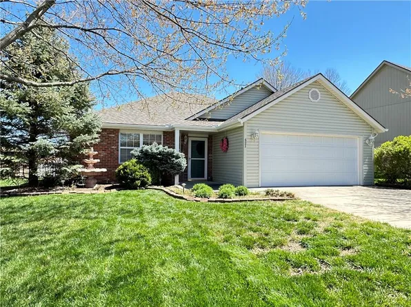421 SW Montana Ridge Dr, Grain Valley, MO 64029