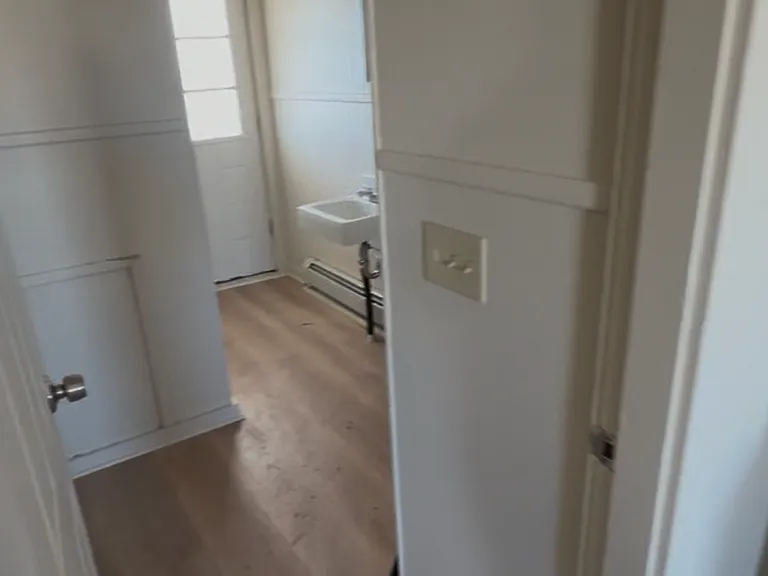 39 Knox St #10 — Photo 4