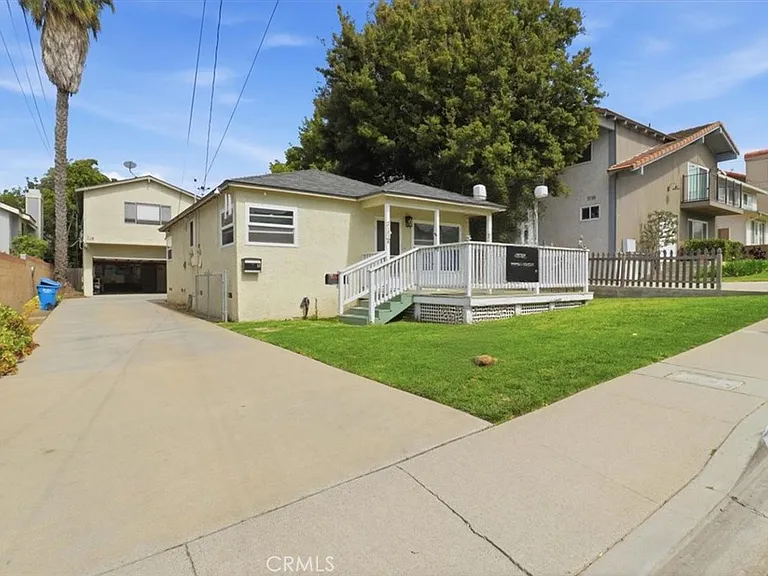2103 Harriman Ln — Photo 3