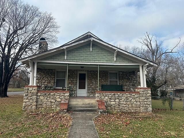 1st image of 202 N Maple Avenue