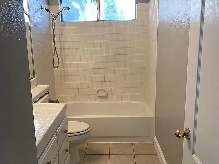 259 W Fallbrook Ave — Photo 14
