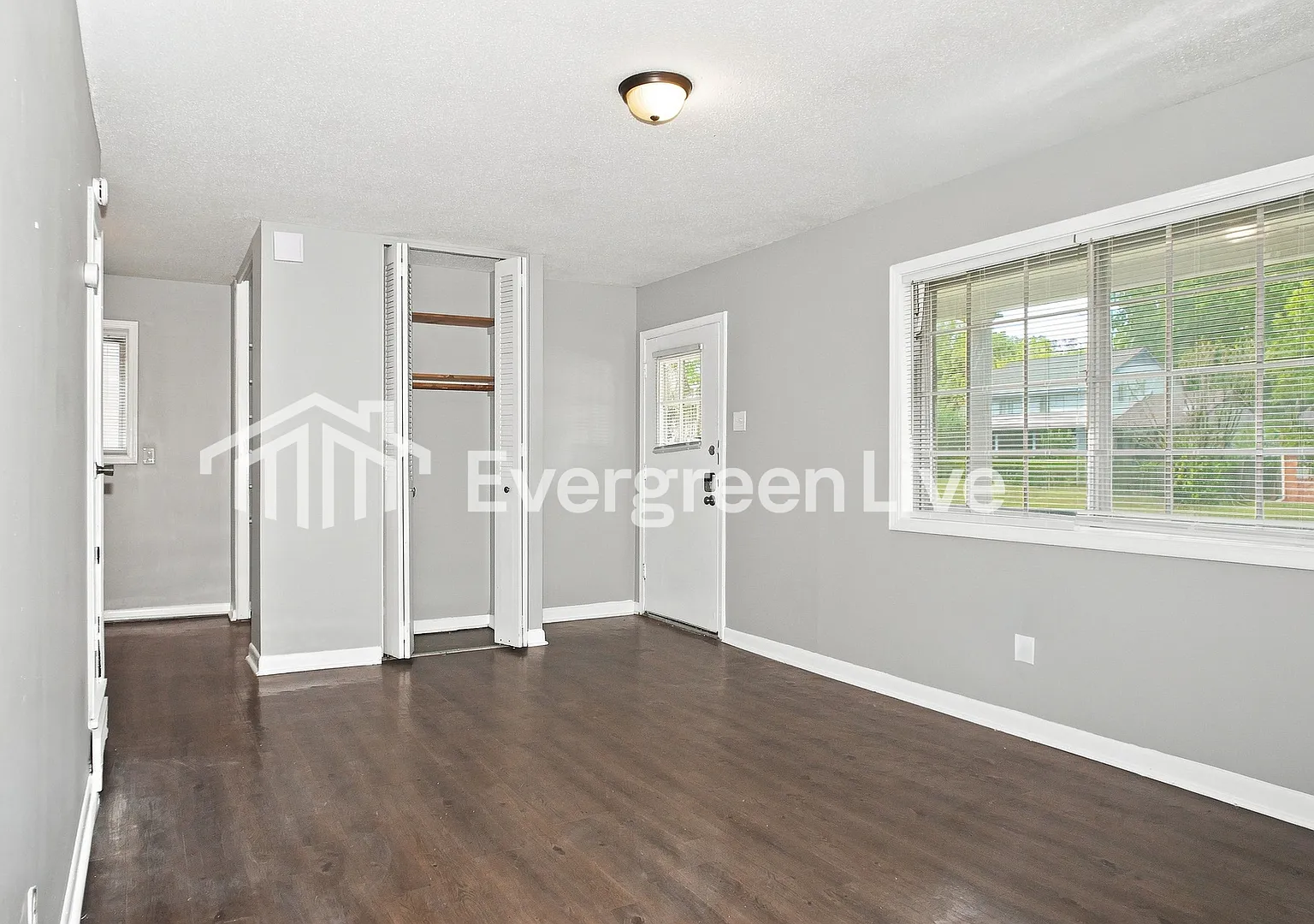 3 bed, 2.0 bath, 1304 sqft, $1,145 — Photo 3