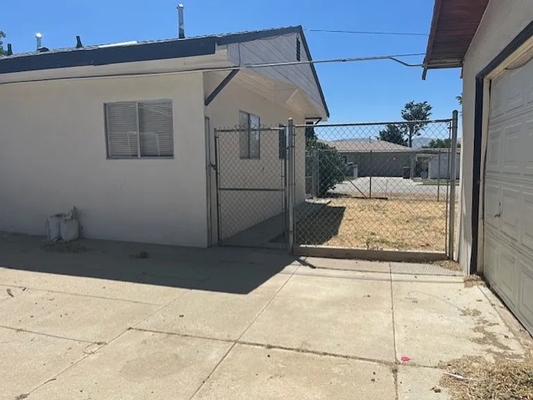 301 E J St — Photo 5