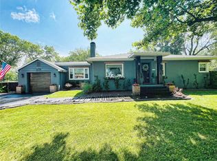 331 Hutchinson Rd, Ballwin, MO 63011