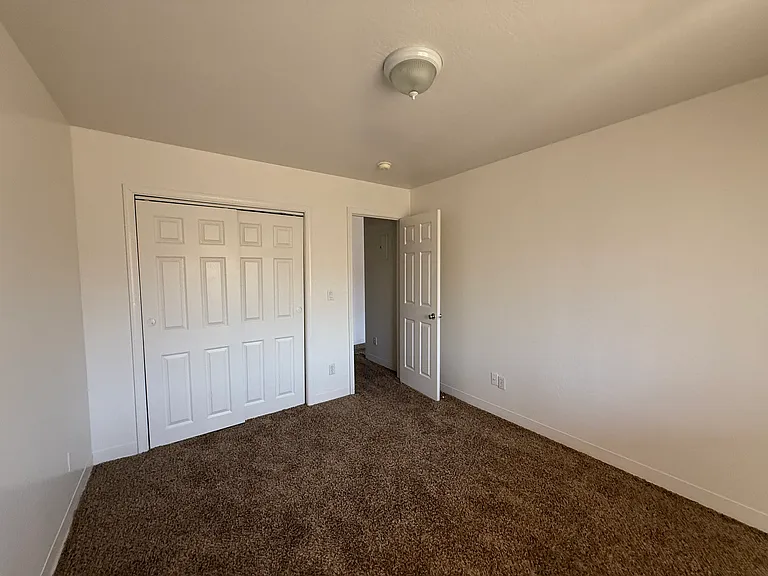 556 W Wilson Ave #B — Photo 6