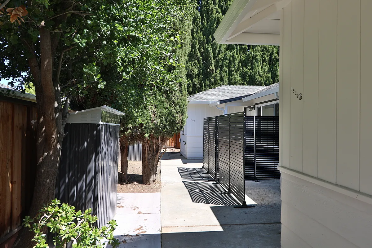 Building Photo - 1518 Willowbrae Ave #B