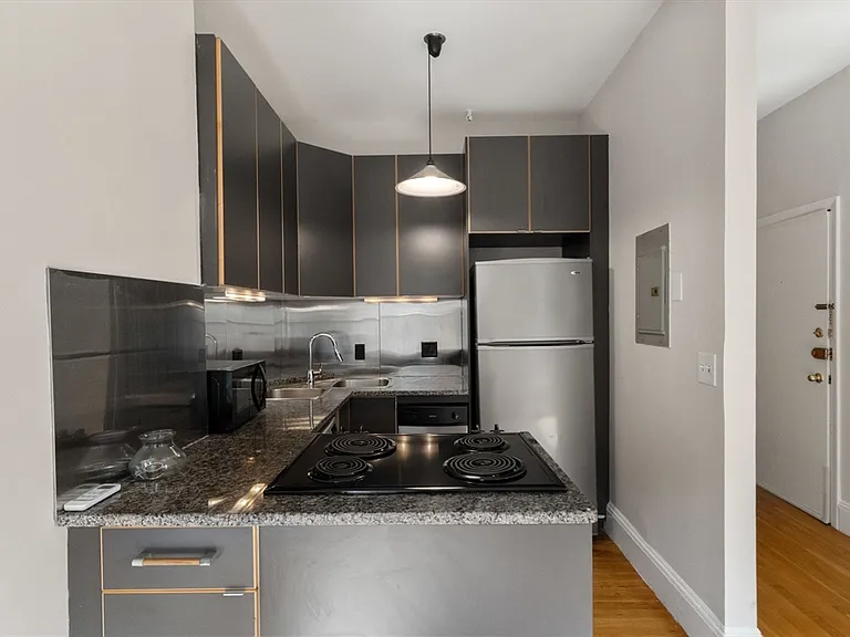 182 W Brookline St #3 — Photo 9