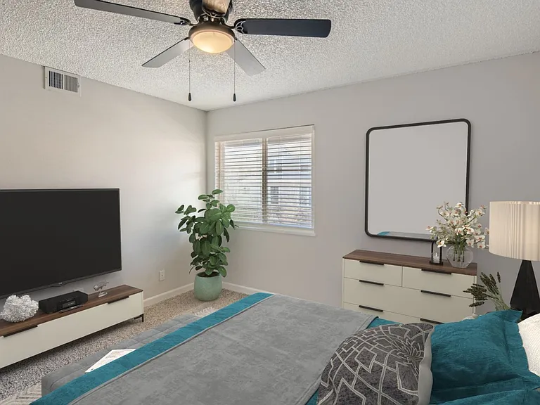 2102 Carmel Dr — Photo 5