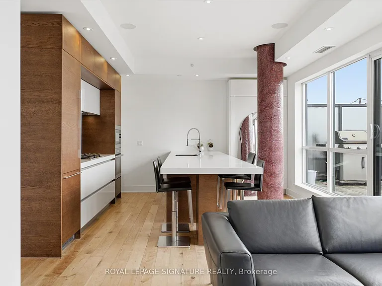 1205 Queen St W #Penthouse 704 — Photo 4