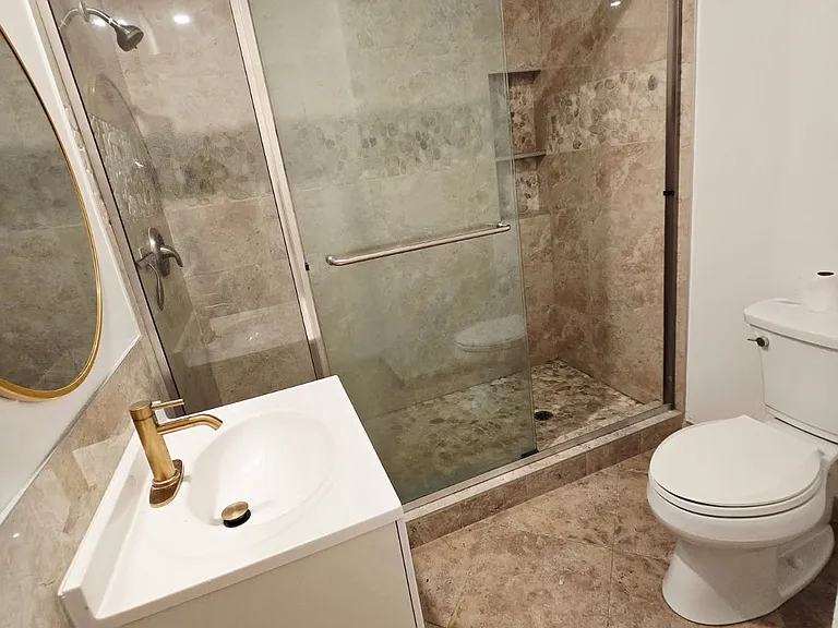 233 1/2 Pomona Ave #1/2 — Photo 12