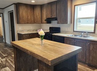 6498 Hickory Ln, Burton, MI 48509