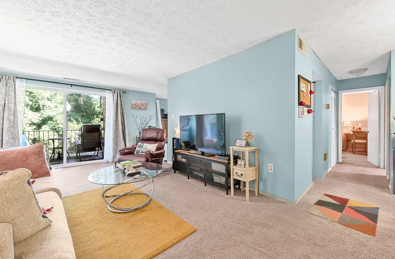 7712 Hanover Pkwy — Photo 1