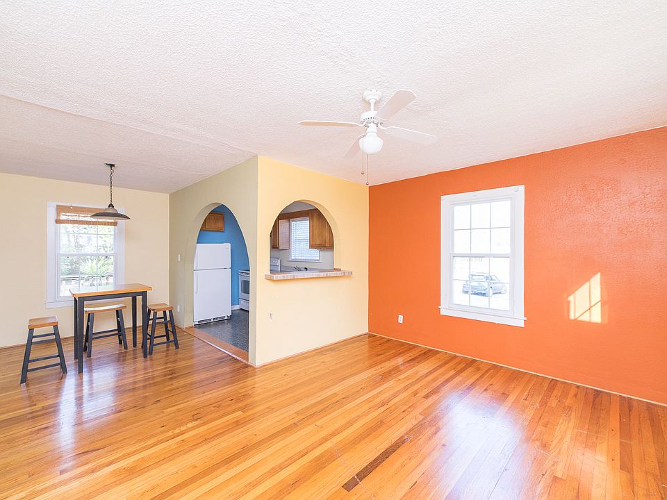 1st image of 614 W 10th Ave