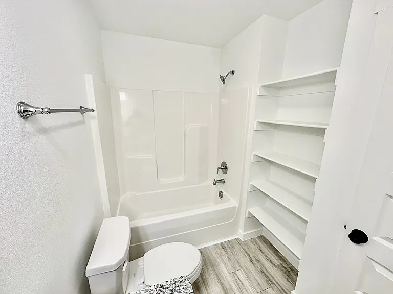 1101 States Ave — Photo 14