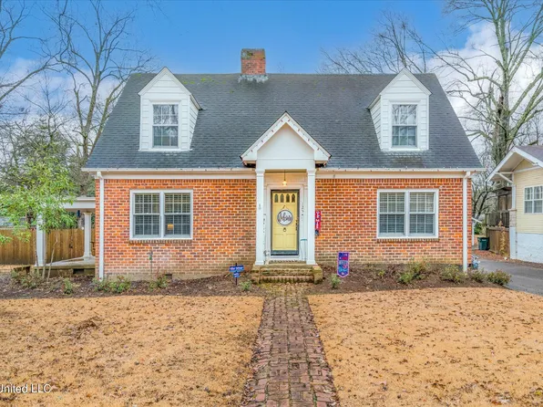 125 W Chulahoma Ave, Holly Springs, MS 38635