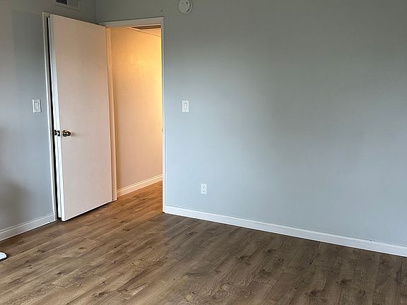 4th image of 330 Chapel Ave Unit 203