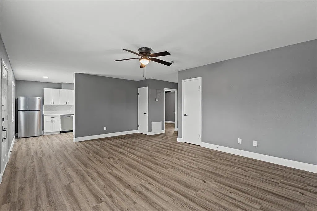 2 bed, 1.0 bath, 930 sqft, $1,150 — Photo 2