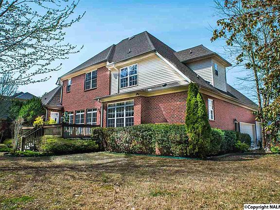 5th image of 210 Bishop Farm Way