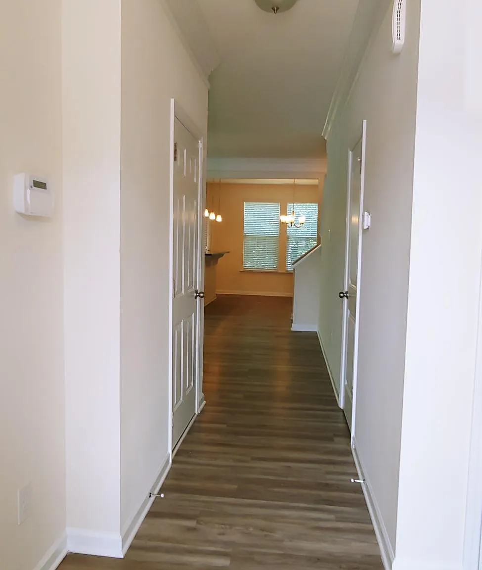 3 bed, 2.5 bath, 1645 sqft, $1,850 — Photo 3
