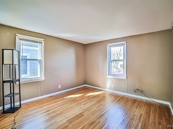 3rd image of 91 N Ellwood Ave