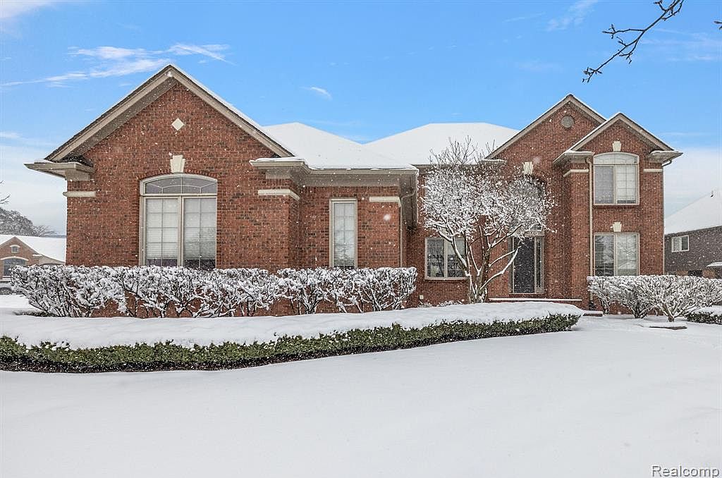 56696 Edgewood Dr, Shelby Township, MI 48316 Zillow