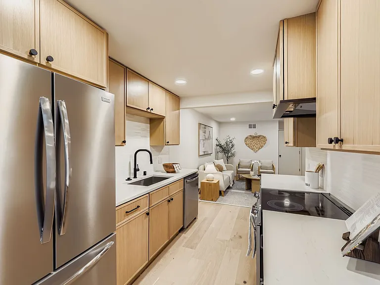 14208 NE 2nd Pl — Photo 24