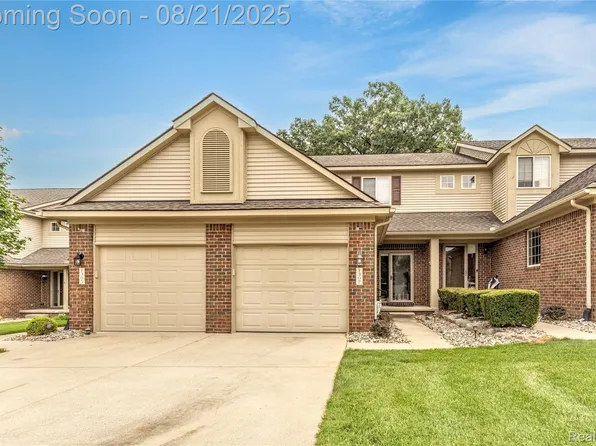 1307 Lilac Ln, Waterford, MI 48327