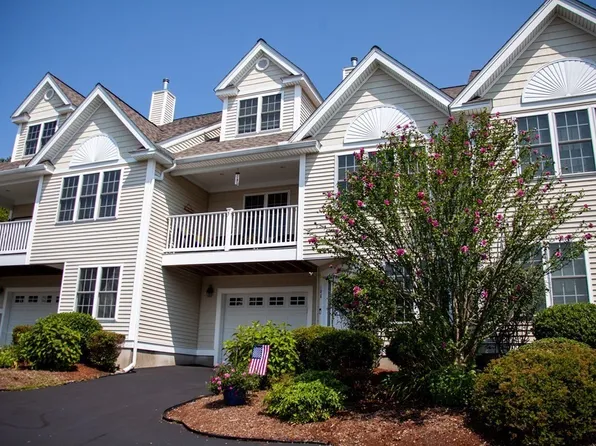 106 Carrington Ln, Uxbridge, MA 01569