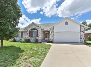 647 S Meteor Ave, Springfield, MO 65802
