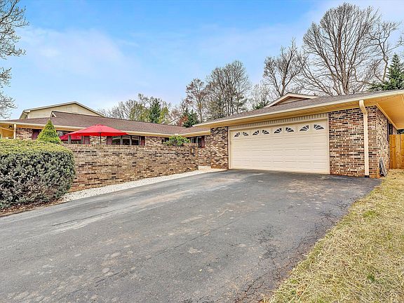 4th image of 4925 Grape Tree Ln