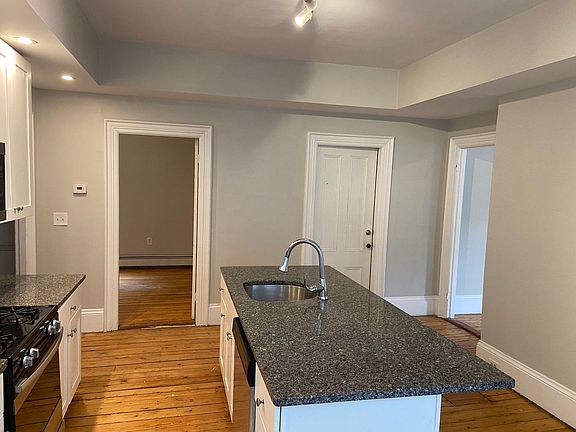 2nd image of 614 Smith St Floor 1