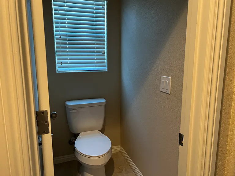 10567 Mann St — Photo 32