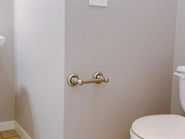 2910 Sandleigh Dr — Photo 19