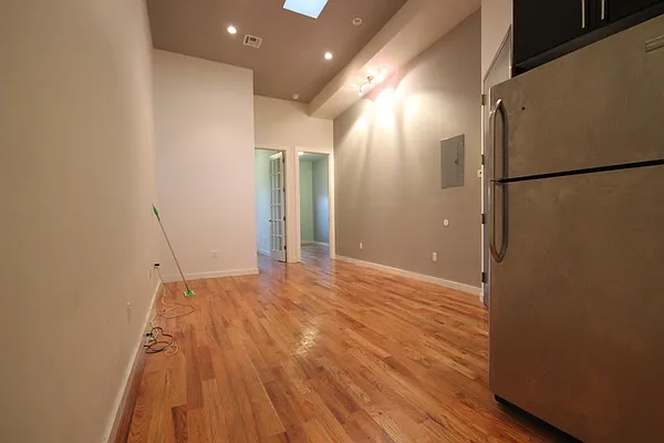 Rented by Nooklyn NYC LLC | media 32