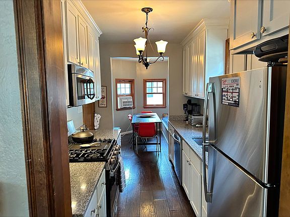 4th image of 4324 W Lake Harriet Pkwy #5d9167d91