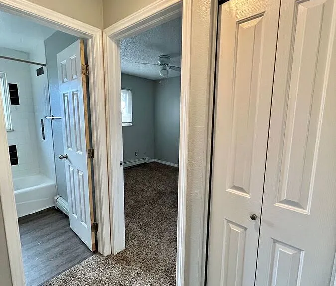 2913 Straus Ln #4 — Photo 4