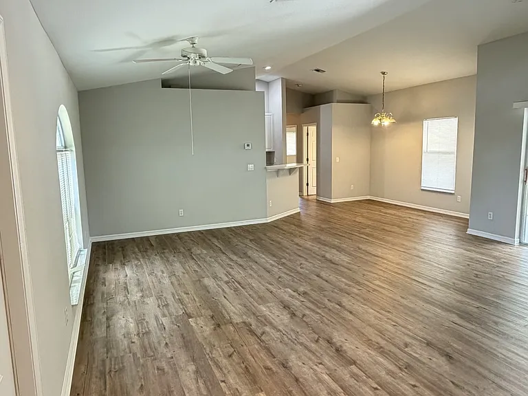1229 SE 21st Pl — Photo 6
