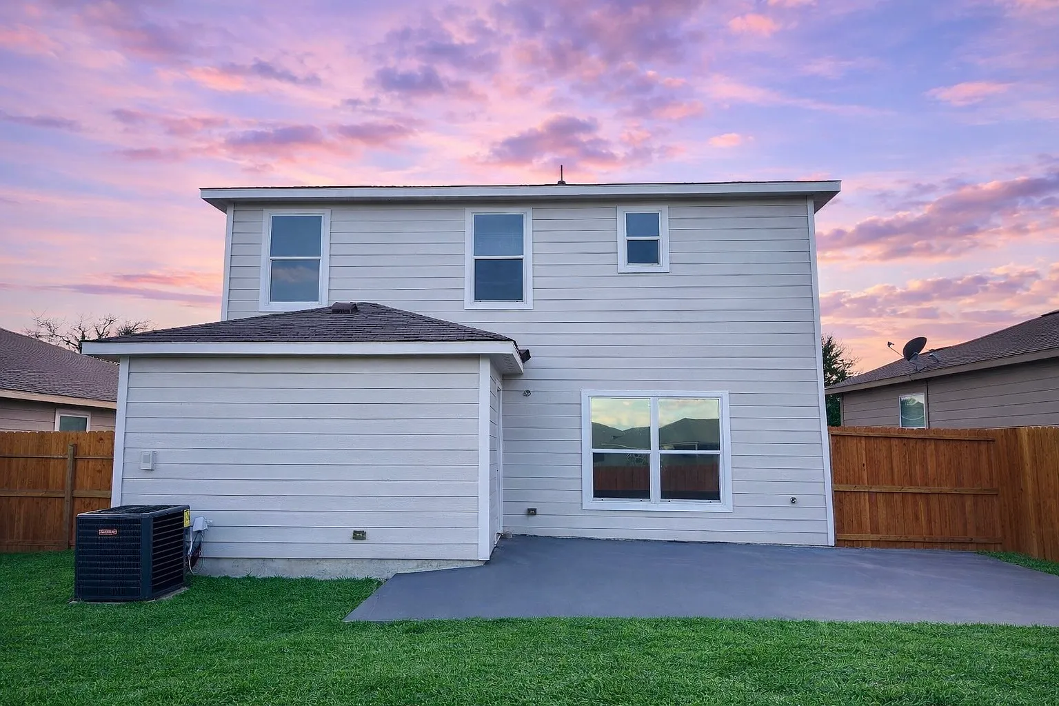 4 bed, 2100 sqft, $2,300 — Photo 4