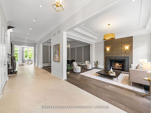 4th image of 163 Cortleigh Blvd