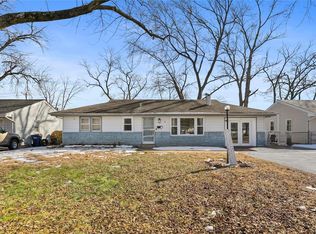 11 Elwood Ct, Florissant, MO 63031