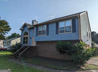 5617 Hunters Crossing Ct, Lithonia, GA 30038
