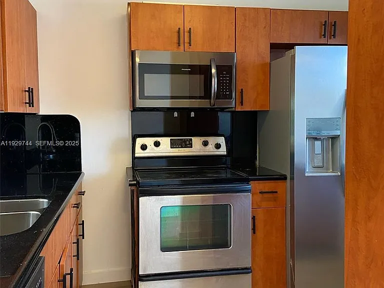 8740 N Sherman Cir #305 — Photo 3