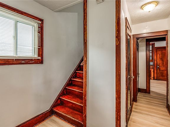 4th image of 17 Renwood St