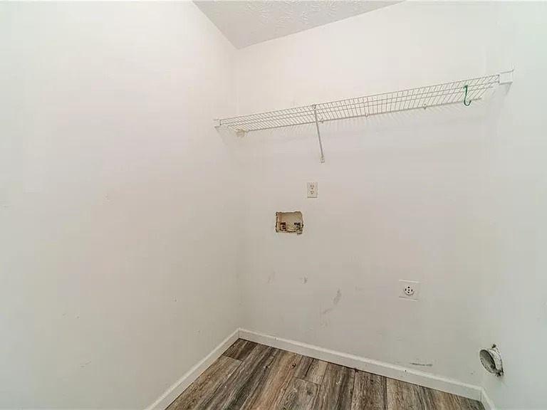 1617 Amhearst Walk Rd — Photo 16