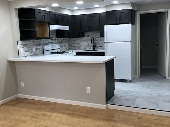 5th image of 346 Railroad Ave