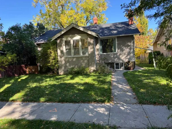 132 S 7th Ave NE, Calgary, AB T2E 0M5